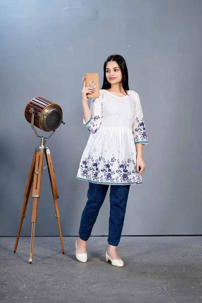 Maanvii By Rasili Nx Heavy Cotton With Digital Print Top Wholesalers In India